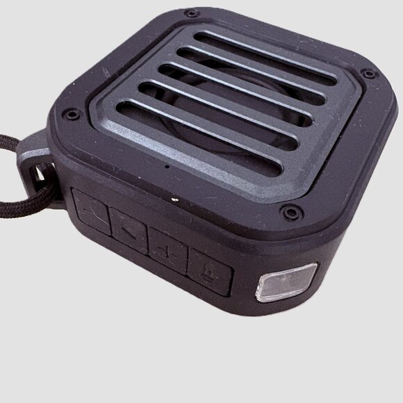 Brookstone Solar Portable IPX5 Splash-proof Bluetooth Speaker - Picture 5 of 5